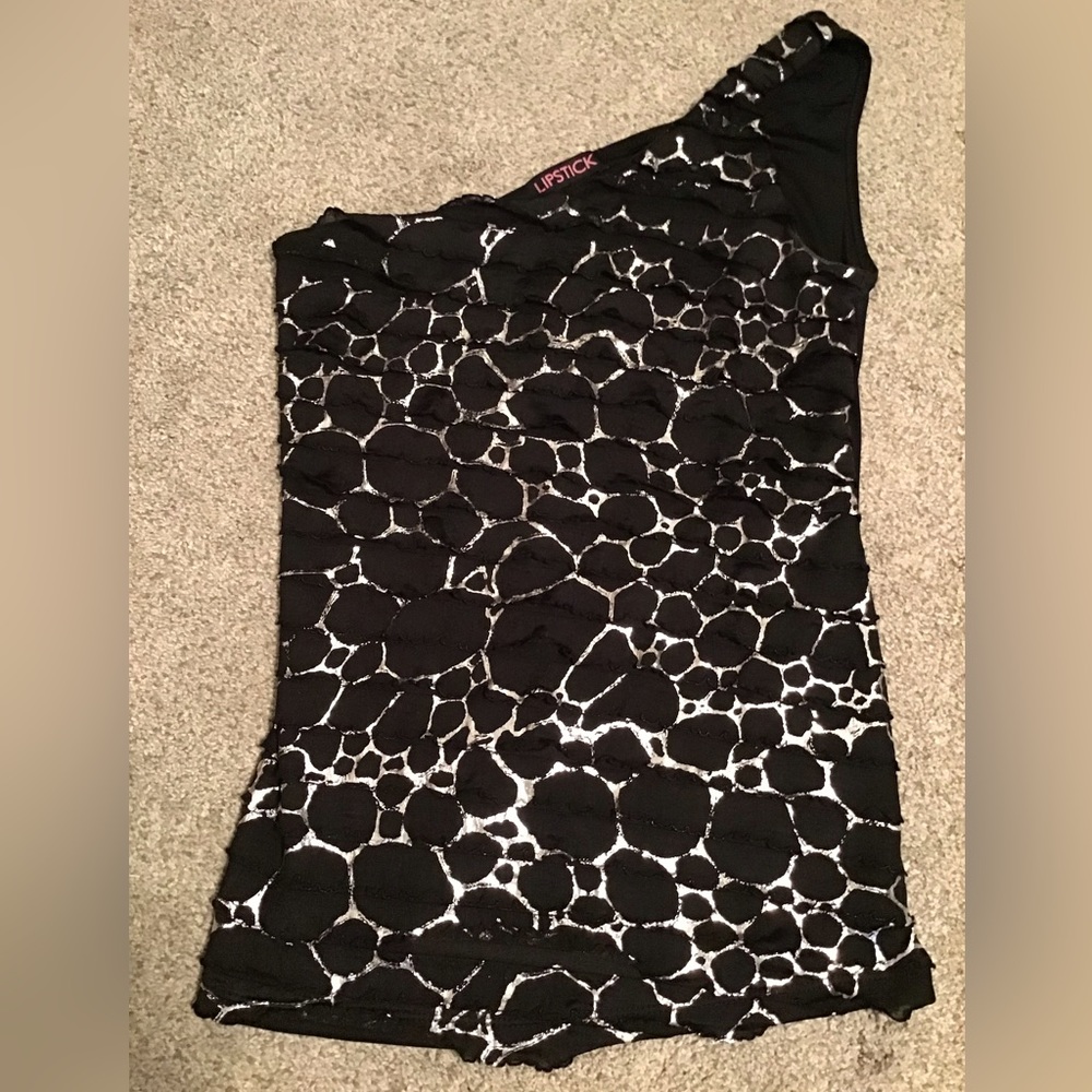One shoulder top